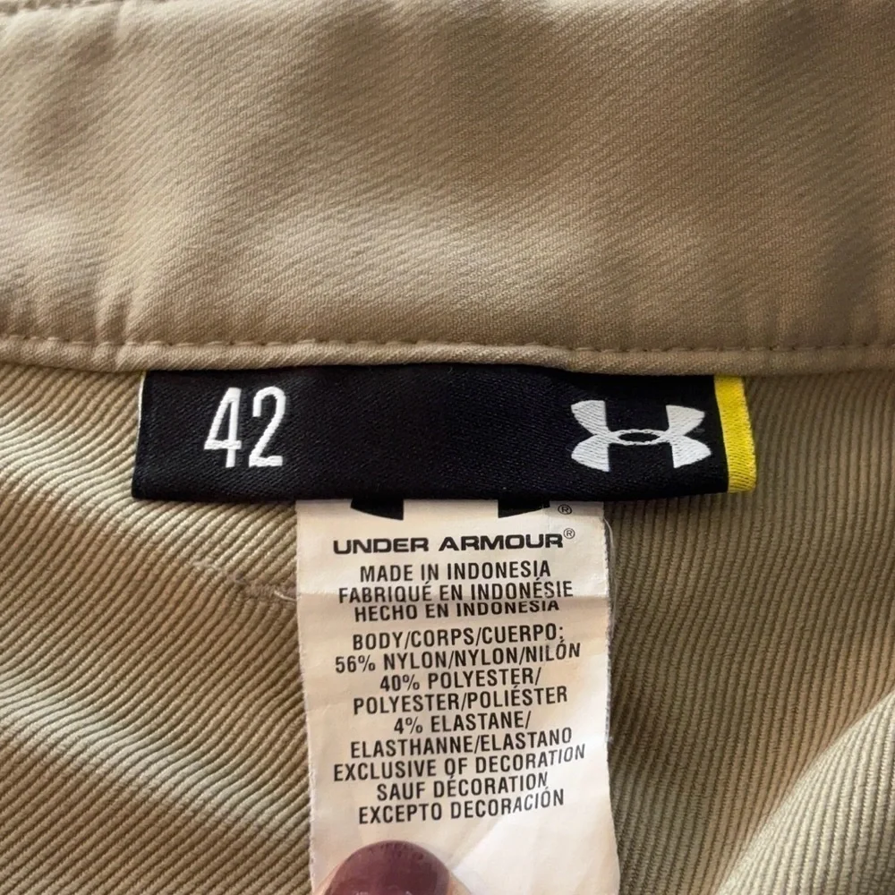 Under Armour Performance Shorts Stretch Khaki Size 42 Golf Athleisure Preppy